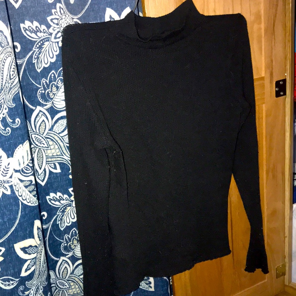 Woman’s turtle neck crop top